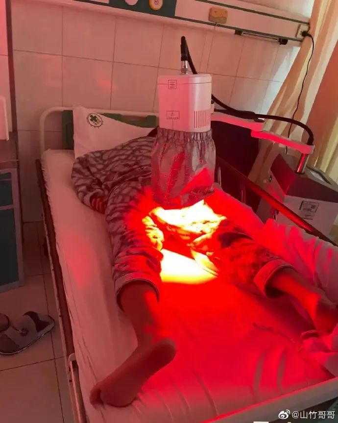 轻松一刻:你和苍老师好像呀!有三分之二很像 轻松一刻:你和苍老师好像呀!有三分之二很像