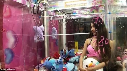 轻松一刻:你和苍老师好像呀!有三分之二很像 轻松一刻:你和苍老师好像呀!有三分之二很像