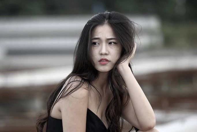 痛到骨子里的伤感说说：我们暧昧，却永远不要相爱