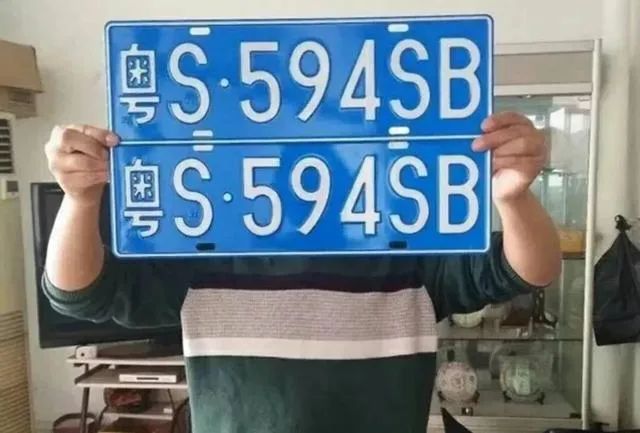 一刻午间版:上山祈求姻缘,还没等下山,初吻就没了! 一刻午间版:上山祈求姻缘,还没等下山,初吻就没了!