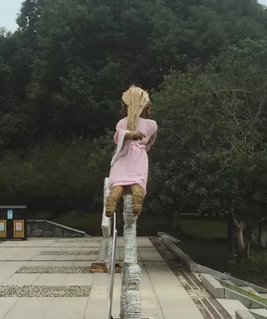 一刻午间版:上山祈求姻缘,还没等下山,初吻就没了! 一刻午间版:上山祈求姻缘,还没等下山,初吻就没了!