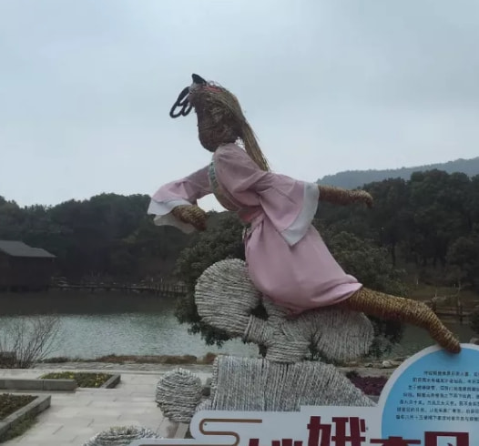 一刻午间版:上山祈求姻缘，还没等下山，初吻就没了!