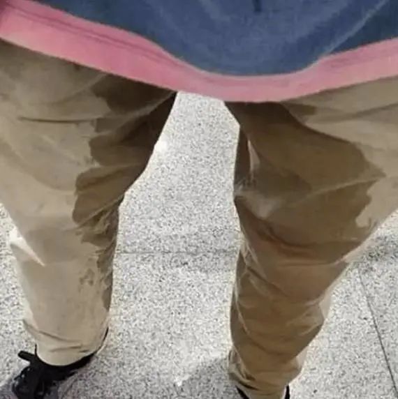 一刻午间版:上山祈求姻缘,还没等下山,初吻就没了! 一刻午间版:上山祈求姻缘,还没等下山,初吻就没了!