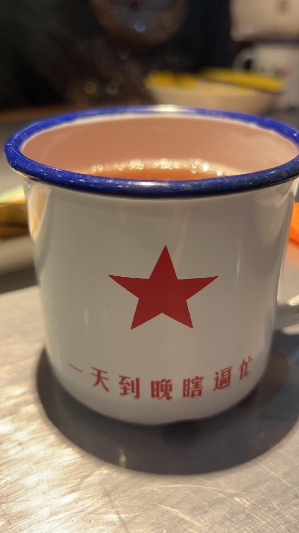 轻松一刻:这灯真好看,让人想起那个动荡的夜晚! 轻松一刻:这灯真好看,让人想起那个动荡的夜晚!
