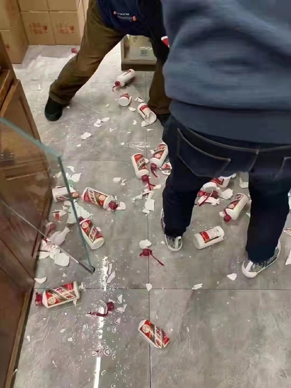 轻松一刻:这灯真好看,让人想起那个动荡的夜晚! 轻松一刻:这灯真好看,让人想起那个动荡的夜晚!