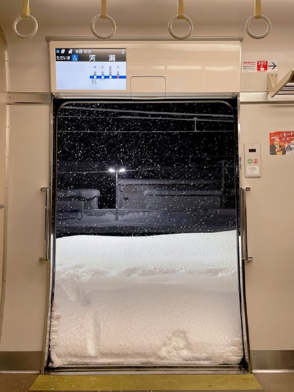 轻松一刻:年度大猎奇!村书记竟爱上了喷水机? 轻松一刻:年度大猎奇!村书记竟爱上了喷水机?