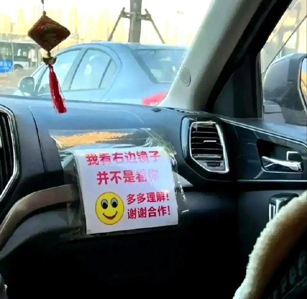 轻松一刻午间版:好家伙!85岁了还一次性叫4个技师 轻松一刻午间版:好家伙!85岁了还一次性叫4个技师