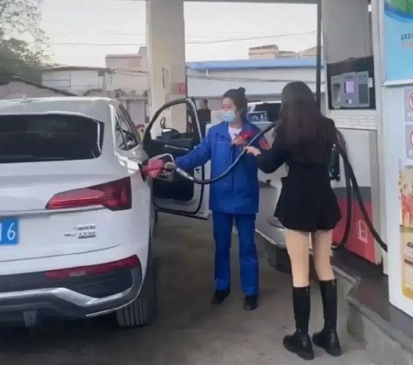 轻松一刻:单身久了,看什么都像美女 轻松一刻:单身久了,看什么都像美女