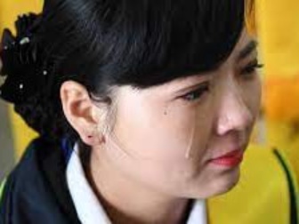 小姐姐海边送别老父亲 意外收获最后的拥抱 小姐姐海边送别老父亲 意外收获最后的拥抱