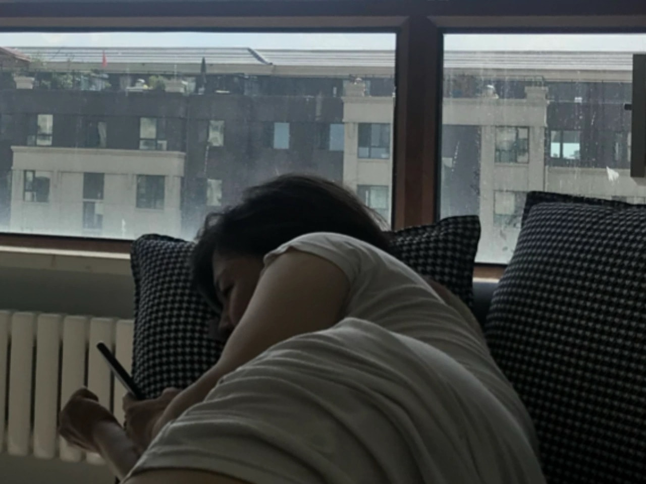 轻松一刻:单身女生的跨年准备动作,没眼看啊! 轻松一刻:单身女生的跨年准备动作,没眼看啊!