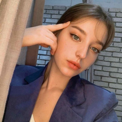 气质美女用的微信网名:月光蓝过掌心里的海 气质美女用的微信网名:月光蓝过掌心里的海