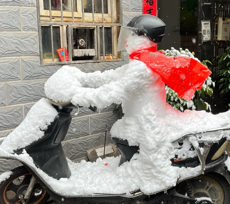 轻松一刻:2022,新冠快滚出地球! 轻松一刻:2022,新冠快滚出地球!