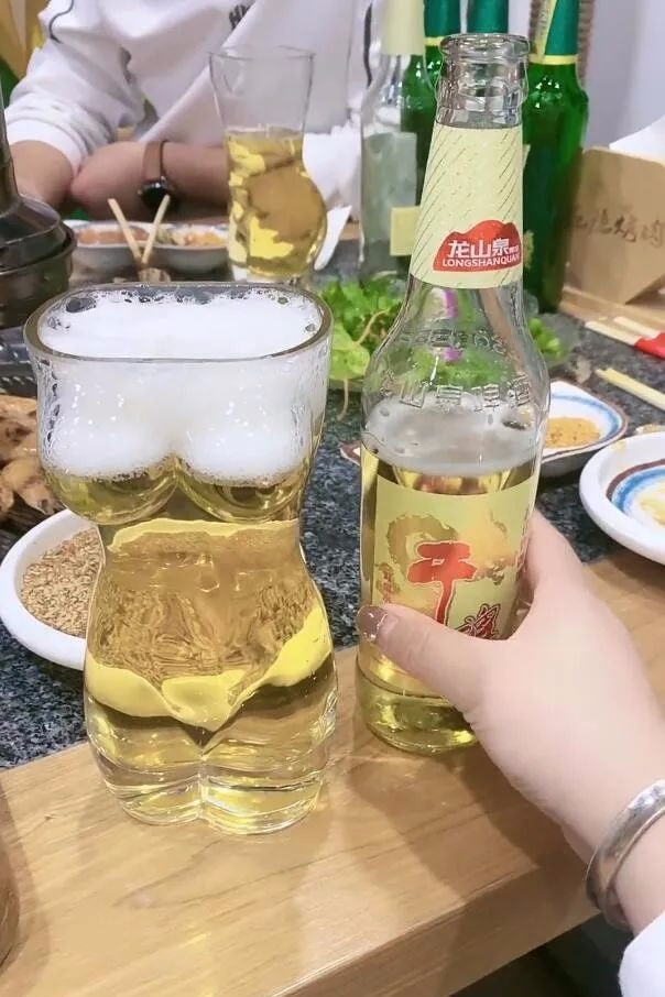 轻松一刻:据说脱了bra和胖次,2022就没有凶兆和苦头? 轻松一刻:据说脱了bra和胖次,2022就没有凶兆和苦头?