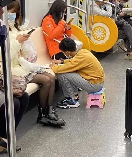 轻松一刻:亲妈都拿来博眼球,真是"孝"到我了 轻松一刻:亲妈都拿来博眼球,真是"孝"到我了