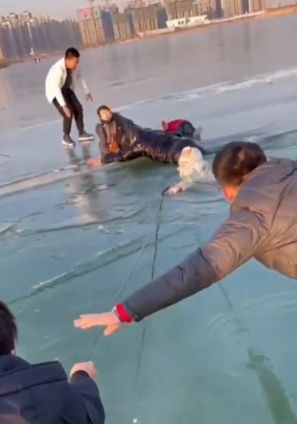 轻松一刻:嘴上很诚实,身体却很配合 轻松一刻:嘴上很诚实,身体却很配合