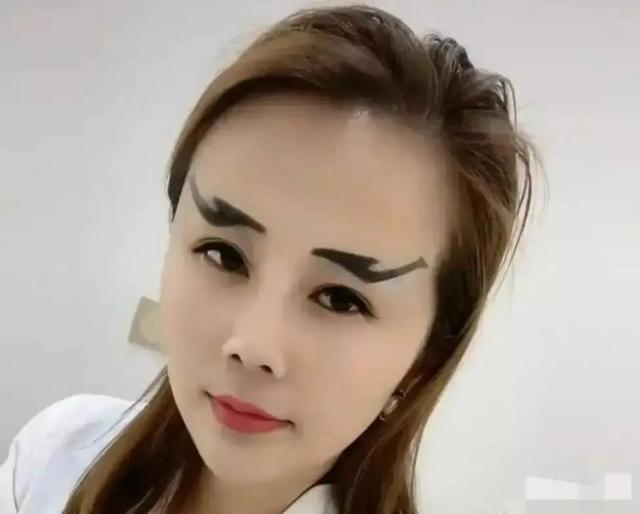 女同事让我假冒她男朋友,见到她妈妈,我愣得不敢说话 女同事让我假冒她男朋友,见到她妈妈,我愣得不敢说话
