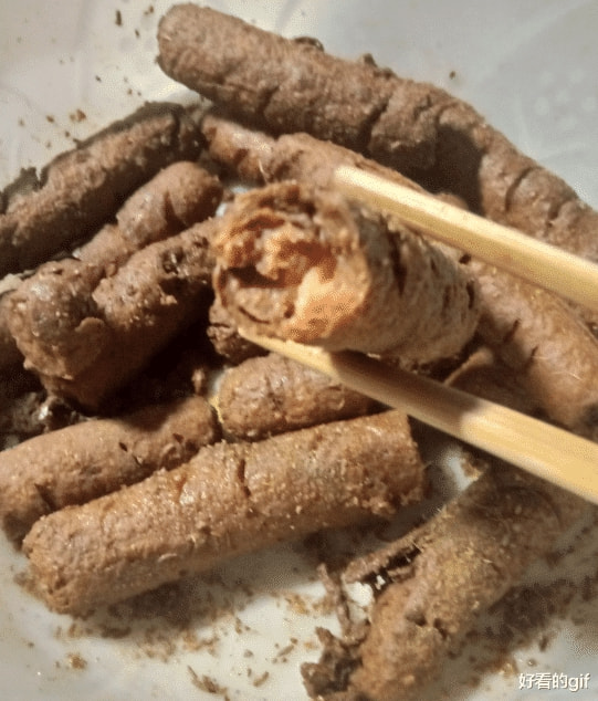 “自己炸的,细细品味还挺好吃!”跟老八学的吧!哈哈哈 “自己炸的,细细品味还挺好吃!”跟老八学的吧!哈哈哈