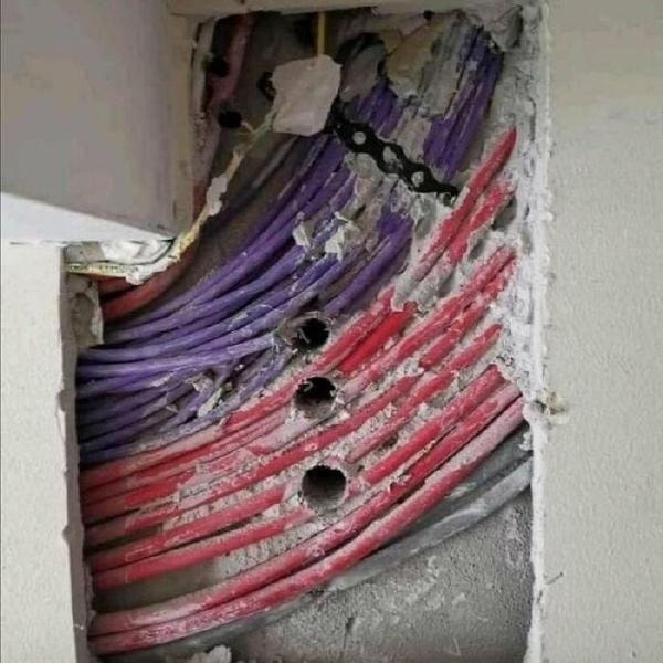 轻松一刻:我真没事,我吃辣条呢! 轻松一刻:我真没事,我吃辣条呢!