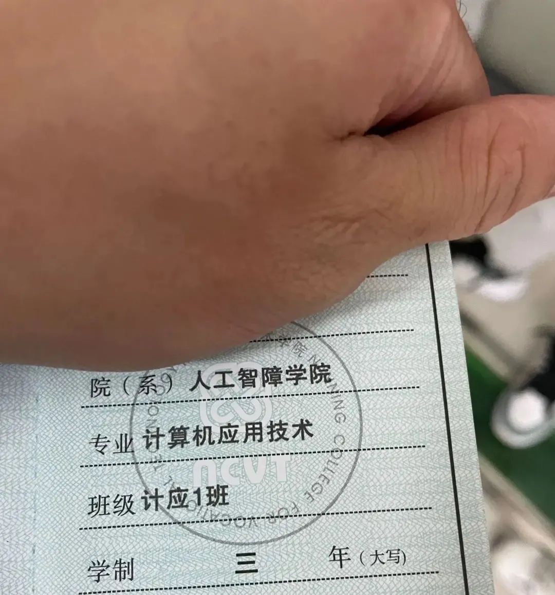 这些靓女身上有两个季节 这些靓女身上有两个季节