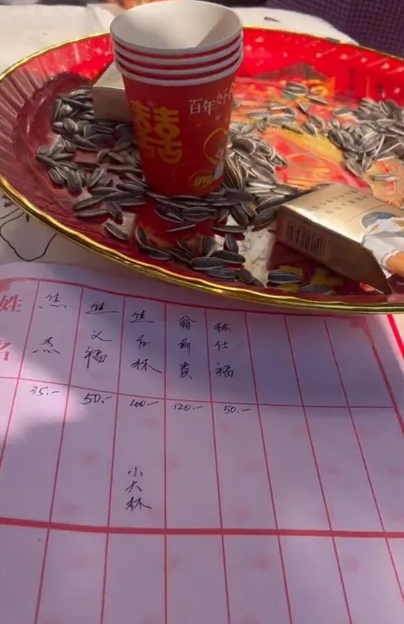 这些靓女身上有两个季节 这些靓女身上有两个季节