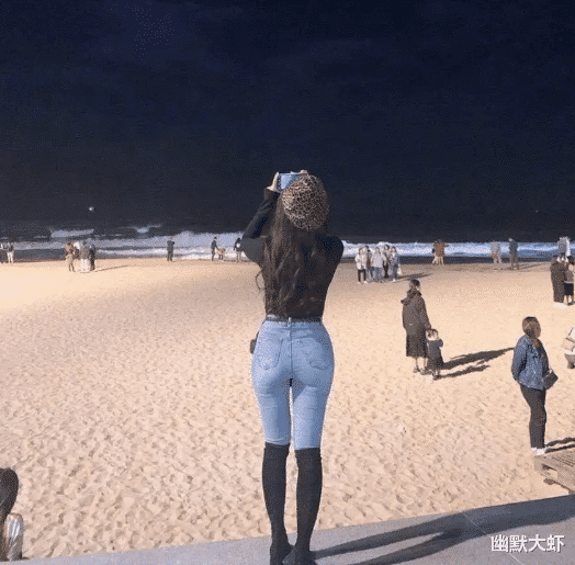 “女友闺蜜深夜约我看海,该注意啥?”评论区酸了!哈哈哈 “女友闺蜜深夜约我看海,该注意啥?”评论区酸了!哈哈哈