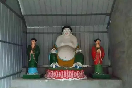 轻松一刻:见过当花瓶的,没见过当球瓶的! 轻松一刻:见过当花瓶的,没见过当球瓶的!