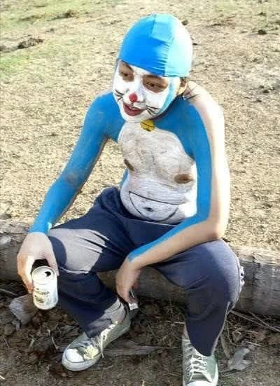 轻松一刻:见过当花瓶的,没见过当球瓶的! 轻松一刻:见过当花瓶的,没见过当球瓶的!