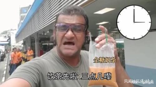 轻松一刻:见过当花瓶的,没见过当球瓶的! 轻松一刻:见过当花瓶的,没见过当球瓶的!