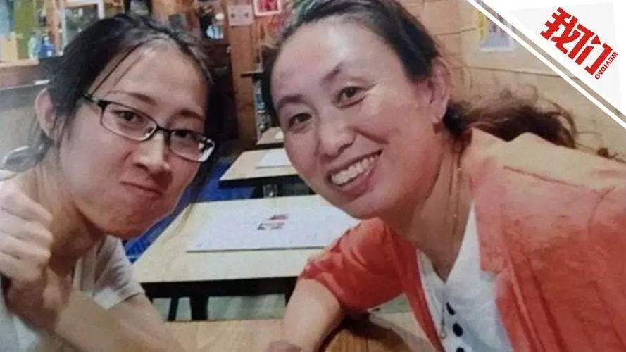 轻松一刻:见过当花瓶的,没见过当球瓶的! 轻松一刻:见过当花瓶的,没见过当球瓶的!