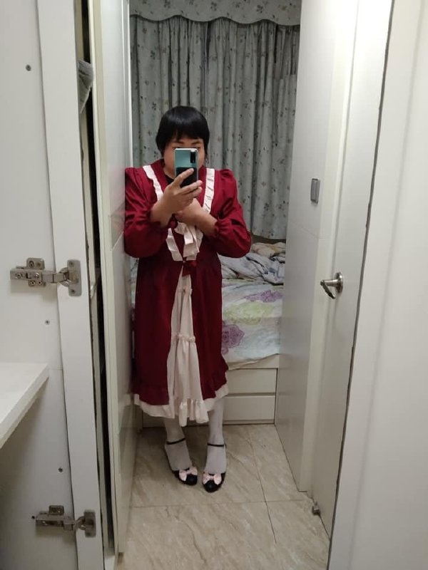 轻松一刻:见过当花瓶的,没见过当球瓶的! 轻松一刻:见过当花瓶的,没见过当球瓶的!