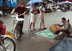 这老鼠退一步算我输 这老鼠退一步算我输