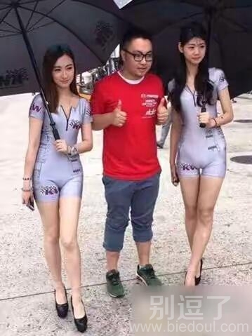 我和我的女朋友们。 我和我的女朋友们。