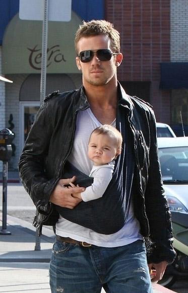 这个baby好可爱哦 这个baby好可爱哦