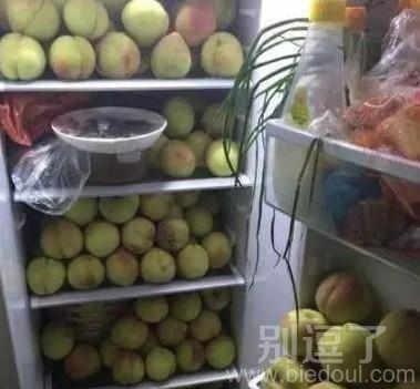 这么多桃,难道是猴哥的冰箱? 这么多桃,难道是猴哥的冰箱?