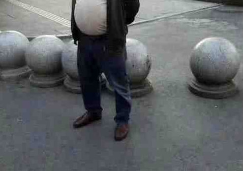 轻松一刻:要想生活过得去,身上必须带点绿 轻松一刻:要想生活过得去,身上必须带点绿