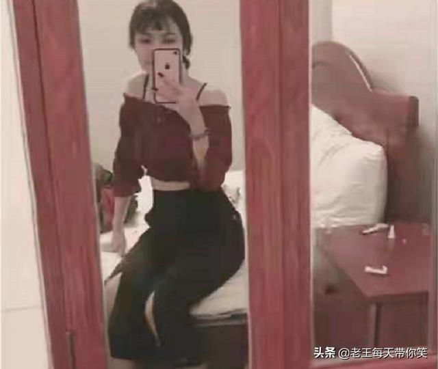 “老婆出差在酒店给我发的照片,桌子上那是胶水吗?”哈哈哈 “老婆出差在酒店给我发的照片,桌子上那是胶水吗?”哈哈哈