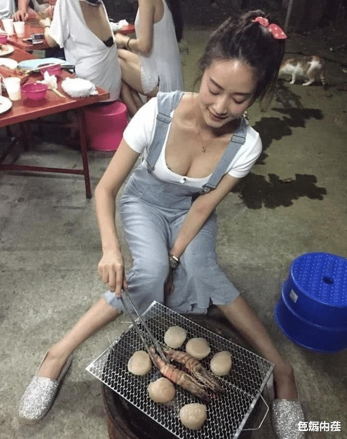 “前面的给你1个亿后面的给你30万,你会选择谁?神回复笑疯了!”哈哈哈哈 “前面的给你1个亿后面的给你30万,你会选择谁?神回复笑疯了!”哈哈哈哈