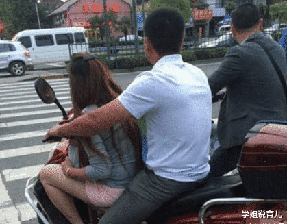 “大哥狂刷100万礼物,终于跟网红见面了!”这场面不忍直视啊!哈哈哈 “大哥狂刷100万礼物,终于跟网红见面了!”这场面不忍直视啊!哈哈哈