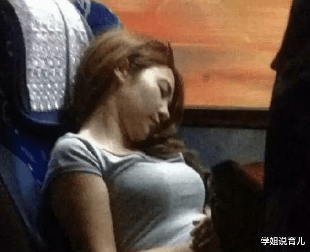 “大哥狂刷100万礼物,终于跟网红见面了!”这场面不忍直视啊!哈哈哈 “大哥狂刷100万礼物,终于跟网红见面了!”这场面不忍直视啊!哈哈哈