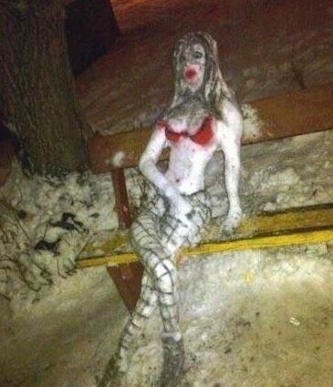 晚上看到的雪人，当时差点没被吓死