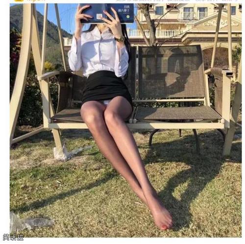 你喜欢月亮还是六便士？