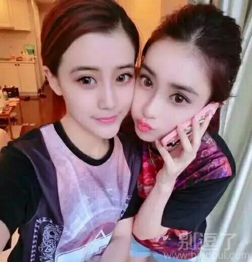 现在的女生都是同一个整形医院出来的吧 现在的女生都是同一个整形医院出来的吧