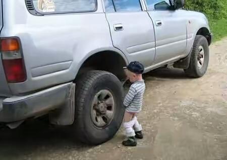 一个小孩和轮子的故事 一个小孩和轮子的故事