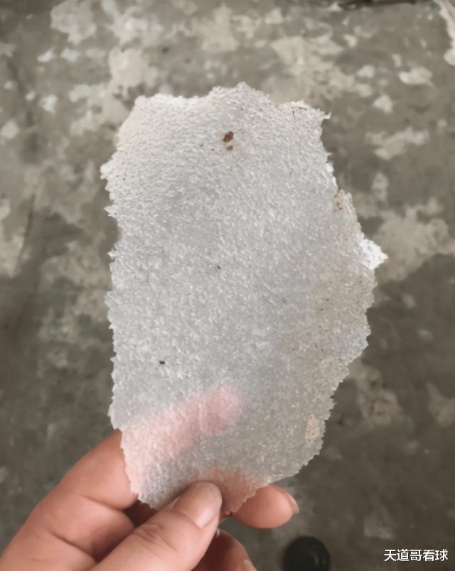 “改装机箱人才辈出!哈哈哈哈...我就想知道开机键在哪里?” “改装机箱人才辈出!哈哈哈哈...我就想知道开机键在哪里?”