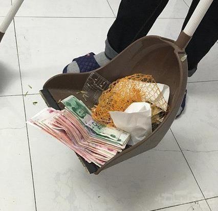 家里垃圾太多了,都要清理掉 家里垃圾太多了,都要清理掉