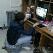 你怎么不坐垃圾桶上玩？