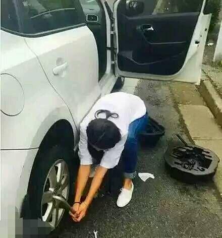 现在妹子都是万能的 现在妹子都是万能的