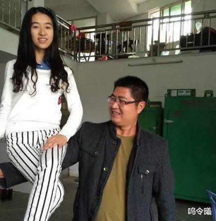 神回复:女生都喜欢在裤子里面穿上一条丝袜,这到底是什么意思呀? 神回复:女生都喜欢在裤子里面穿上一条丝袜,这到底是什么意思呀?