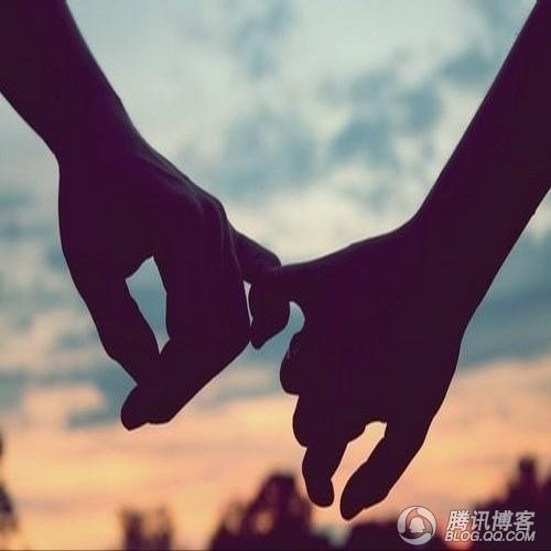 这就是爱情。朋友见证爱情的时刻到了。