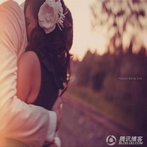 这就是爱情。朋友见证爱情的时刻到了。
